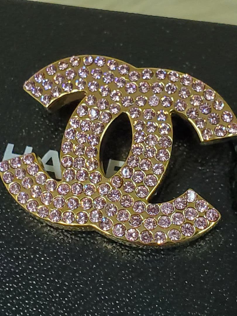 CHANEL シャネル　CCロゴブローチ ピンク