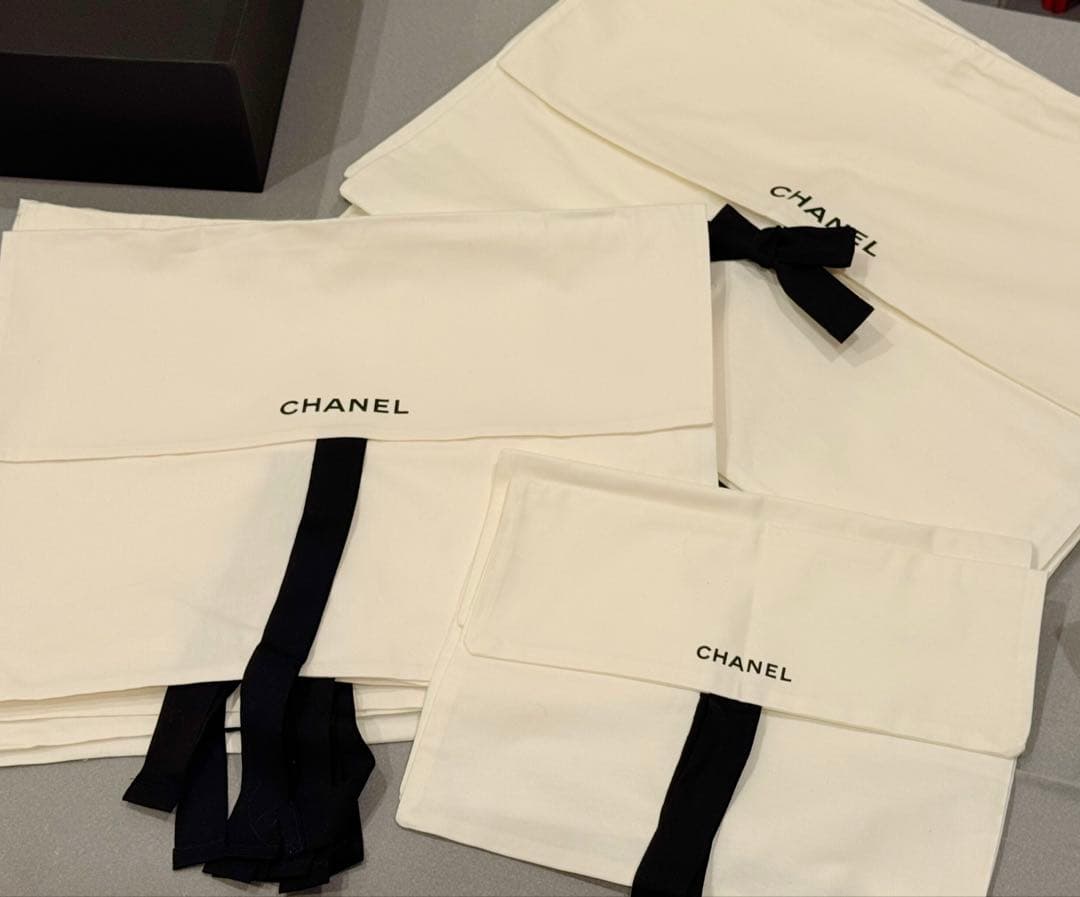 CHANEL/ホワイトバッグ17枚ガーメントバック7枚ハンガー2個