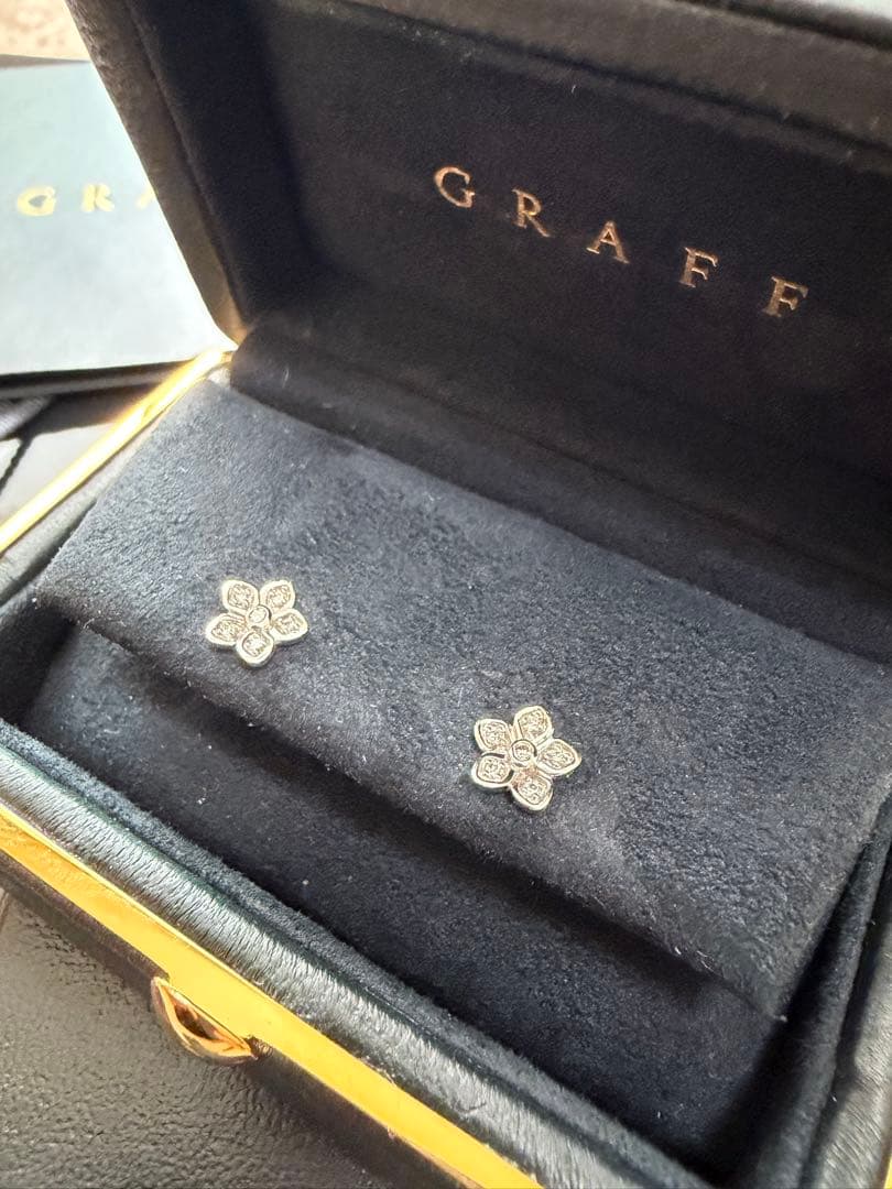 GRAFF グラフ ピアス ワイルドフラワー プティ パヴェ