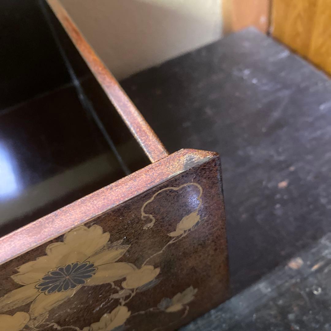 蒔絵梨地金蘭手華文引出し箱