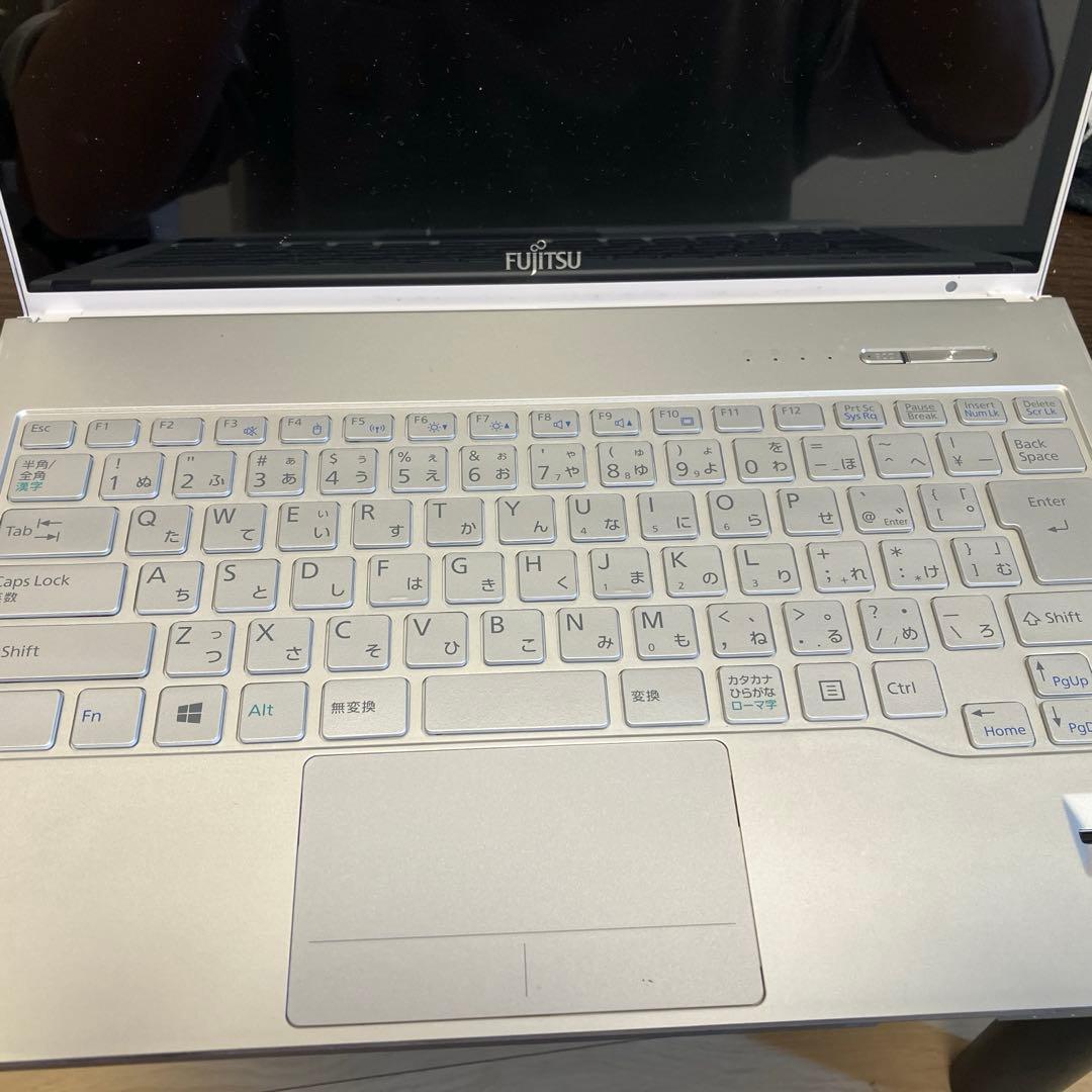 ノートパソコン　タッチパネル　FUJITU