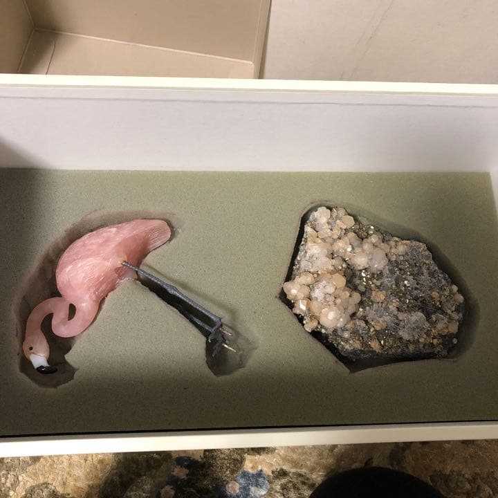 エミールベッカー　パイライト　フラミンゴ 鉱物ローズクォーツ