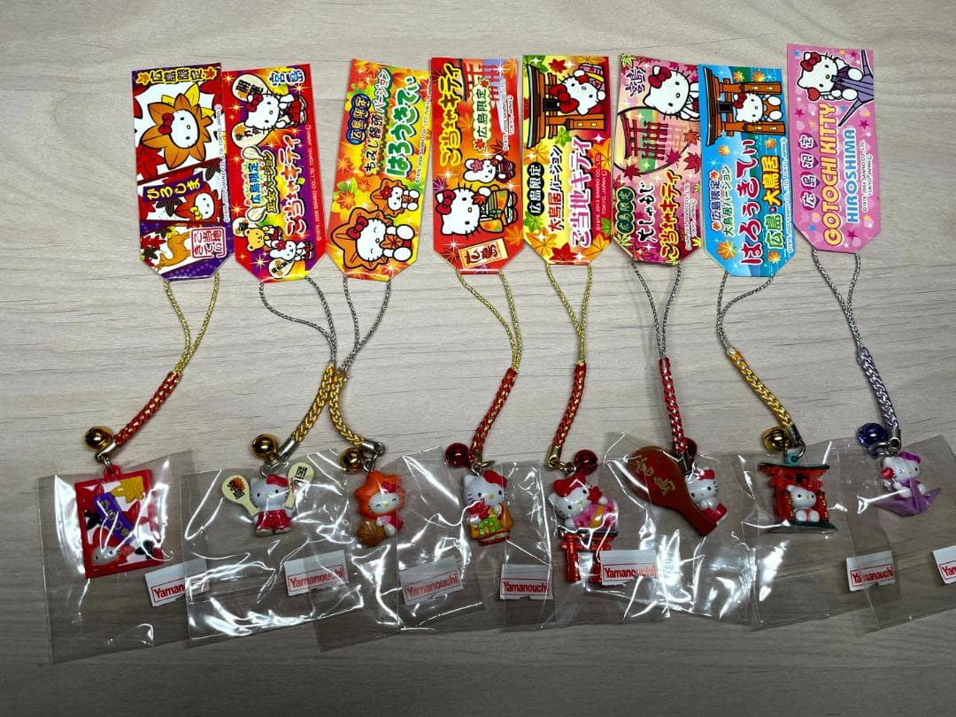 ご当地キティ　ハローキティ 　広島限定　　根付けストラップ