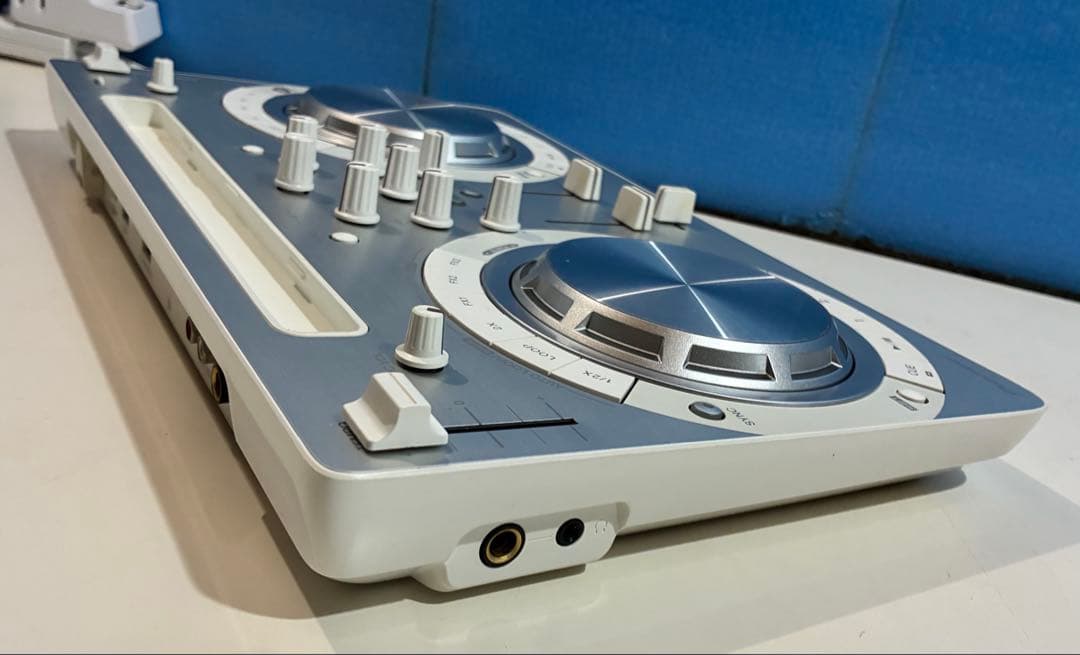 Pioneerパイオニア　 DDJ-WEG03ーW　コントローラー