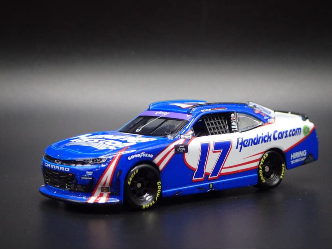 ナスカー 1/64 CUP CAR xfinity CAR 比較