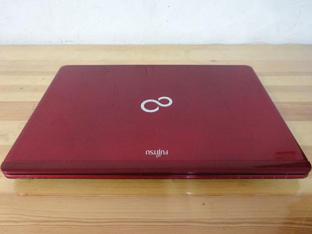 富士通 ノートパソコン LIFEBOOK SH54/E/中古特価良品