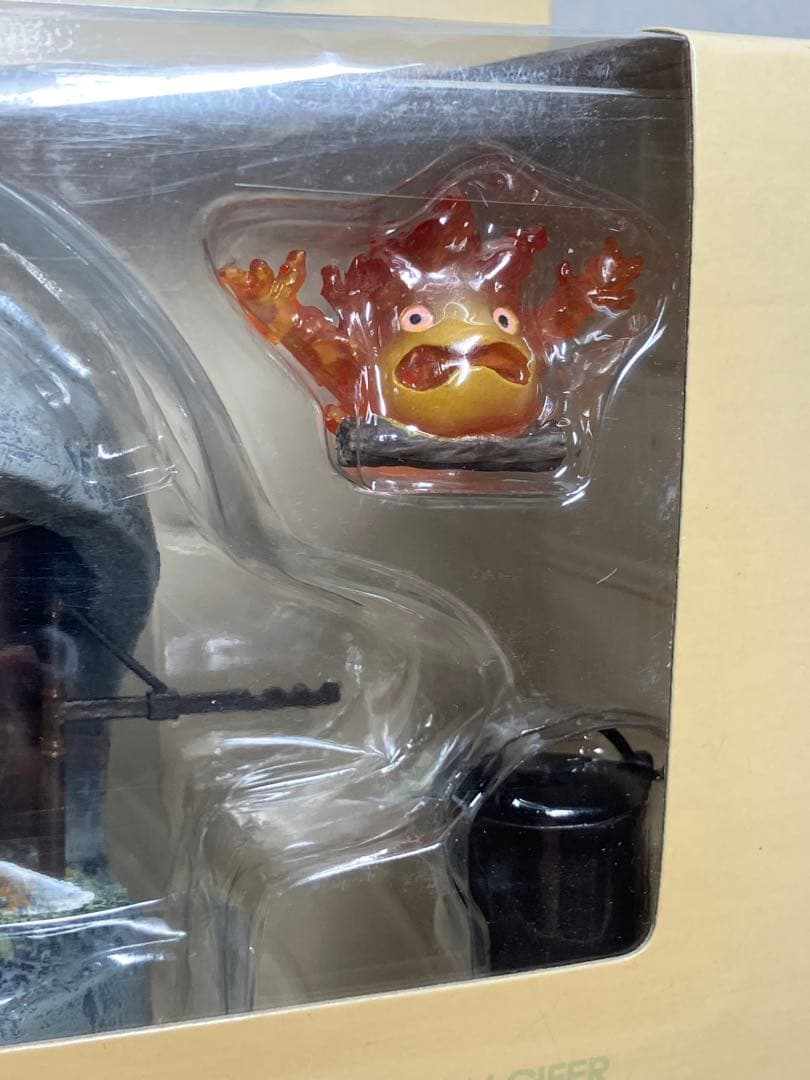 ハウルの動く城 ジブリ カルシファー 暖炉 コミニカ フィギュア