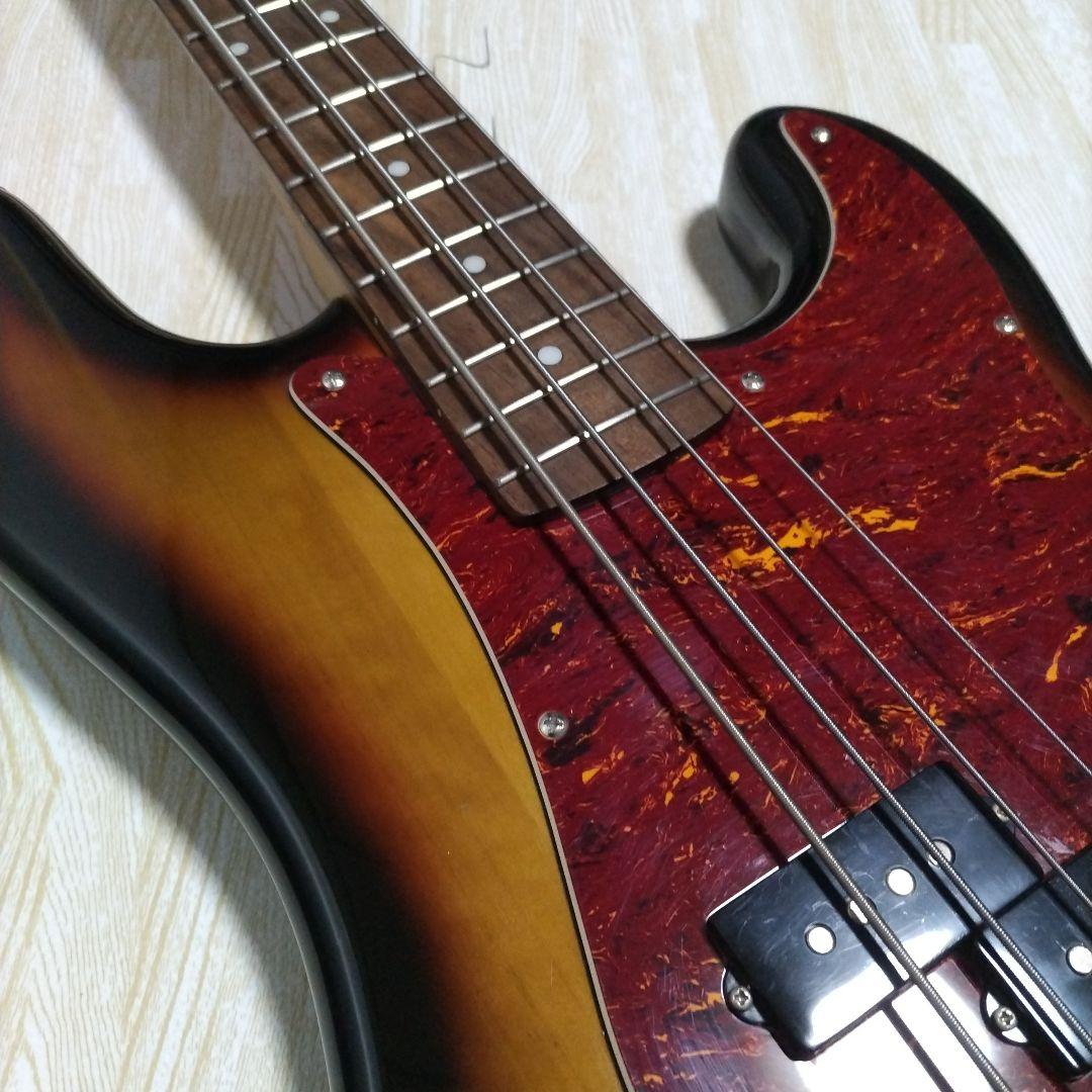 プレッションスタイル　サンバースト 4弦エレキベース