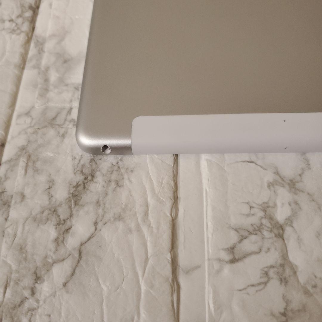 213 iPad 7世代 128GB SIMフリー シルバー