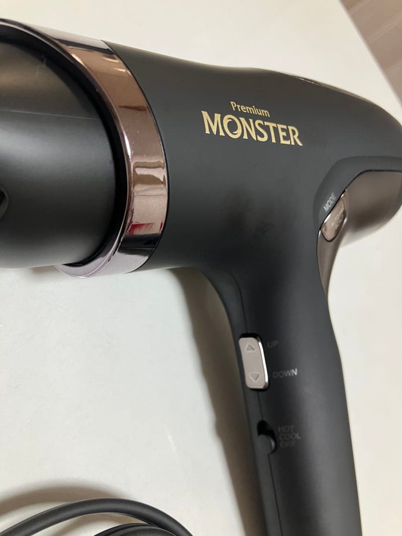 KOIZUMI プレミアムモンスター ヘアドライヤー　黒