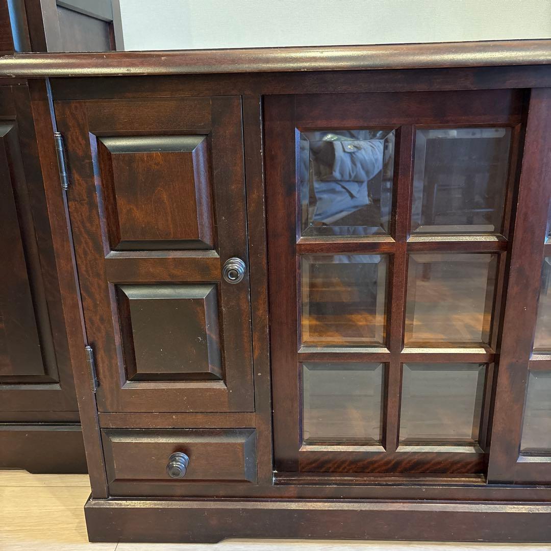 北海道民芸家具 ダークブラウン木製キャビネット ガラス扉付き
