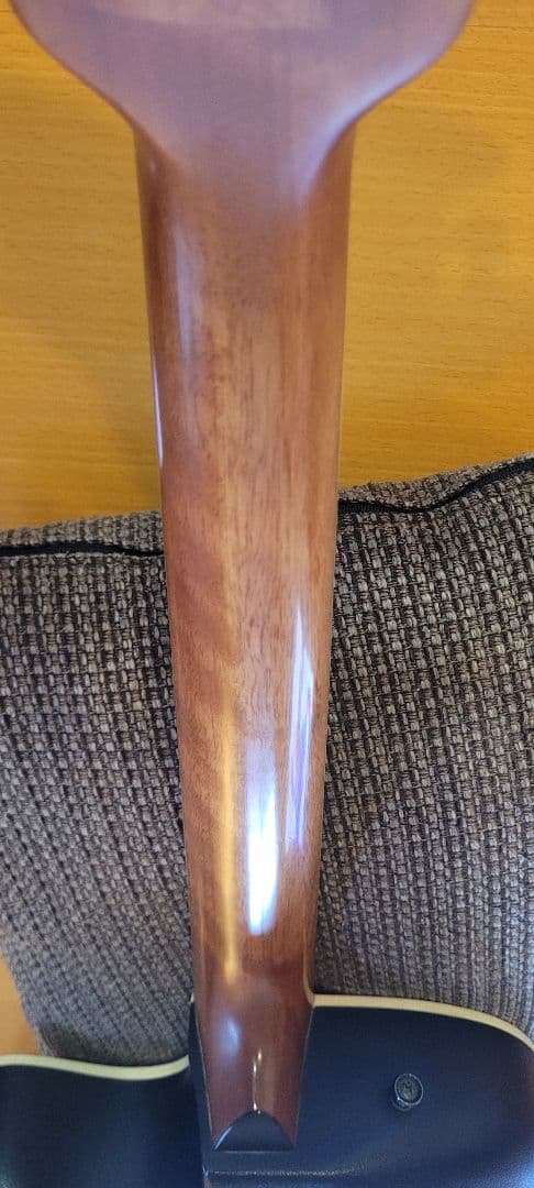 オベーションのエレアコギター CELEBRITY CC-44