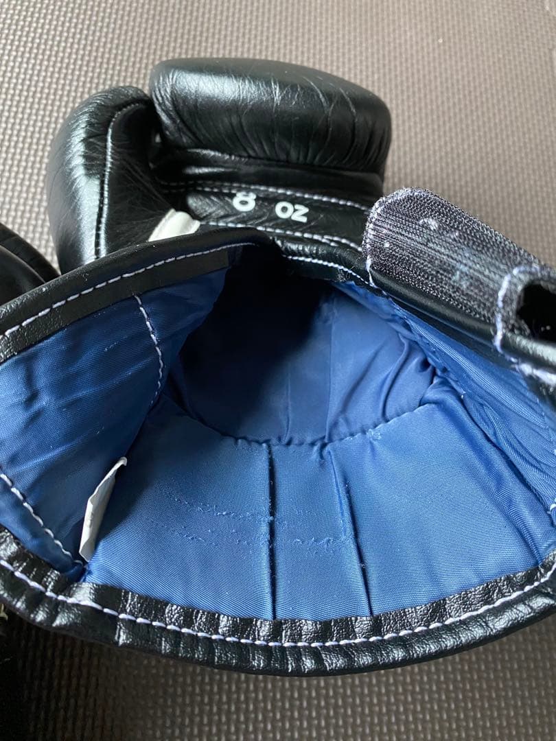 Winning ボクシンググローブ 8oz ブラック