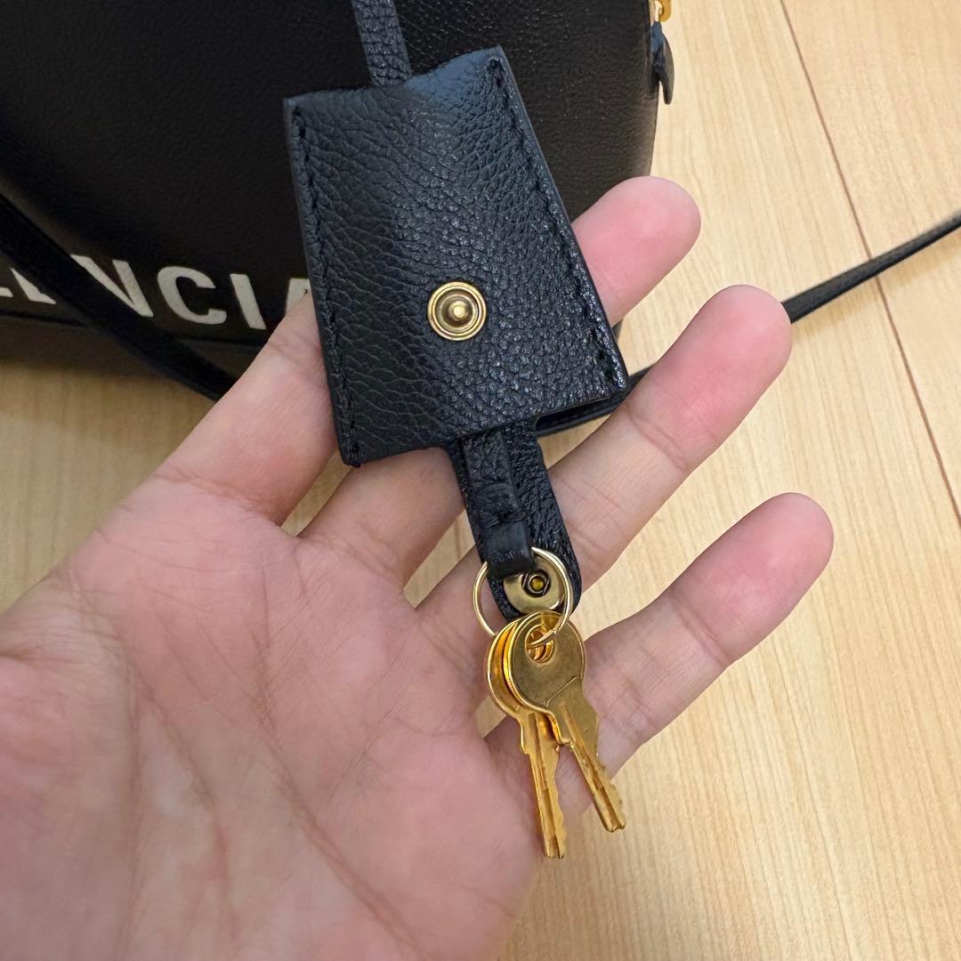 【美品】BALENCIAGA バレンシアガ Ville ヴィル ショルダーバッグ