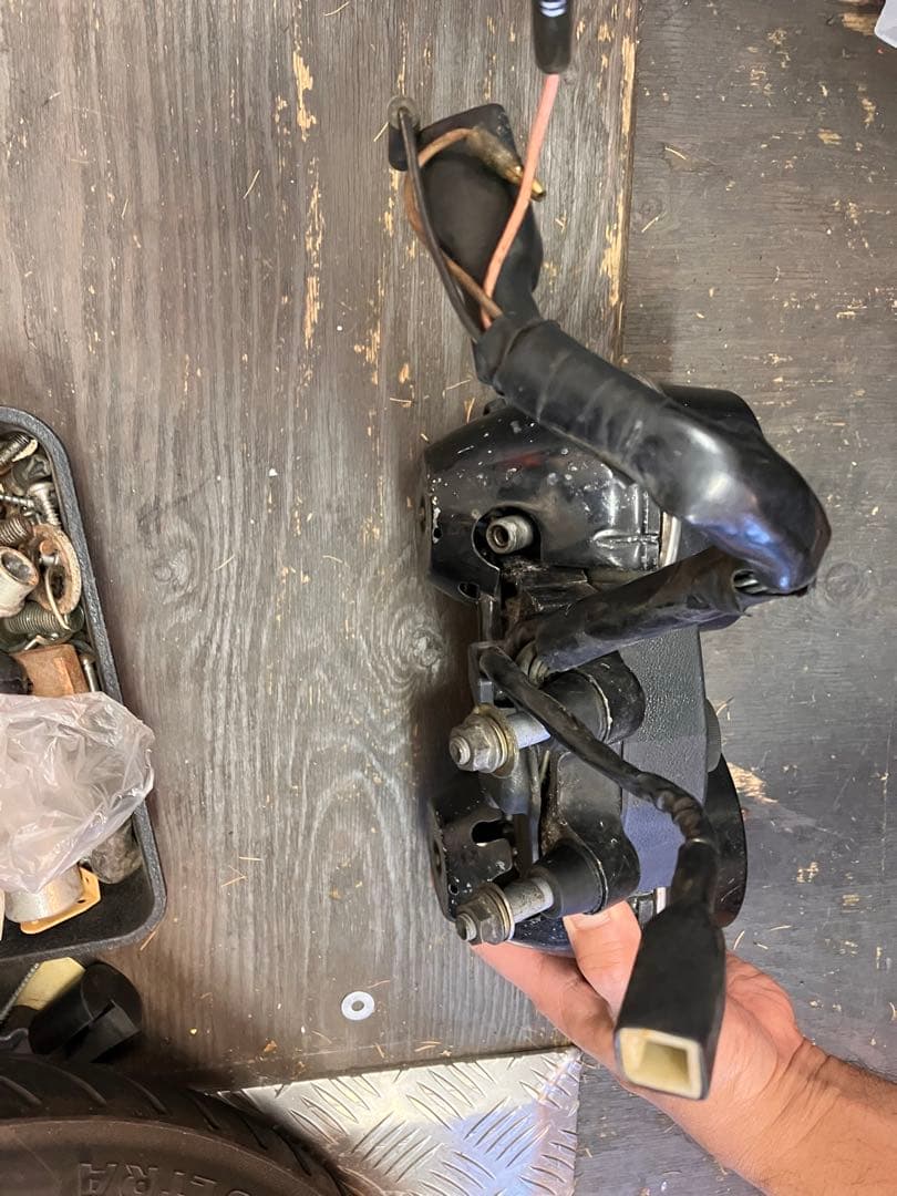 KAWASAKI カワサキ Z650 メーターだと思います。