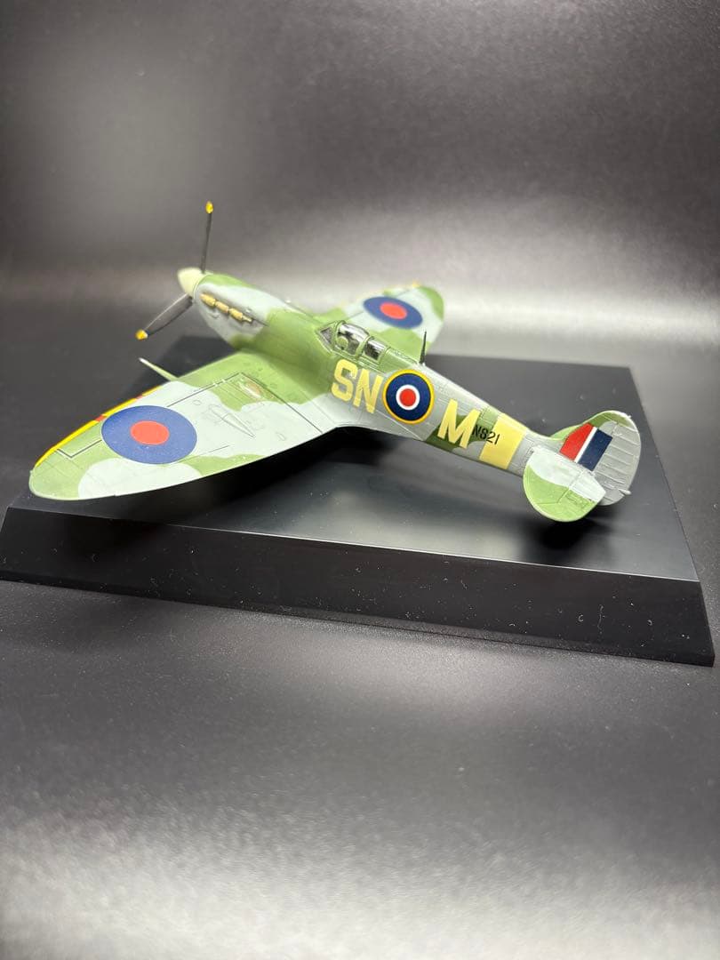 #作品No19 イギリス空軍 スーパーマリン スピットファイア　1/72