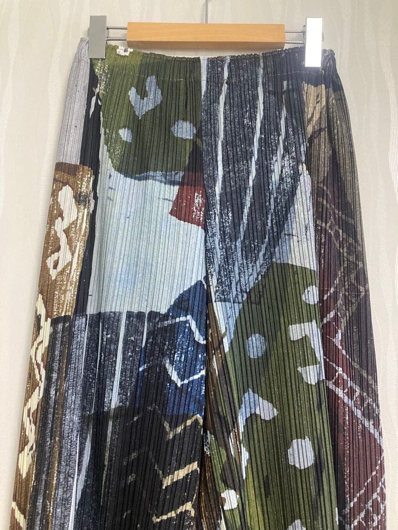 新品同　希少　プリーツプリーズ　イッセイミヤケ　ガウチョパンツ　マルチカラー　M