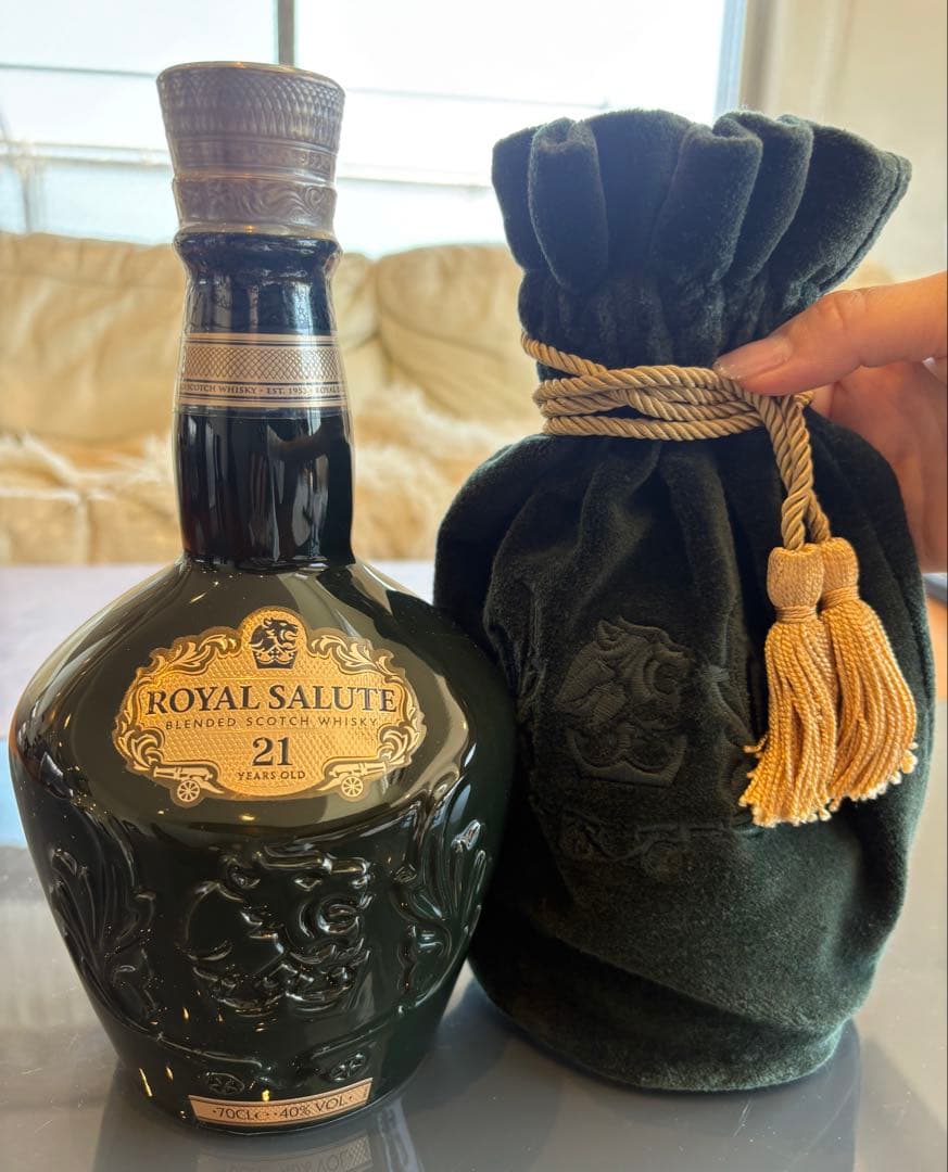 早い者勝ち！【レア海外免税店購入】 700ml ロイヤルサルート21 新品未開封