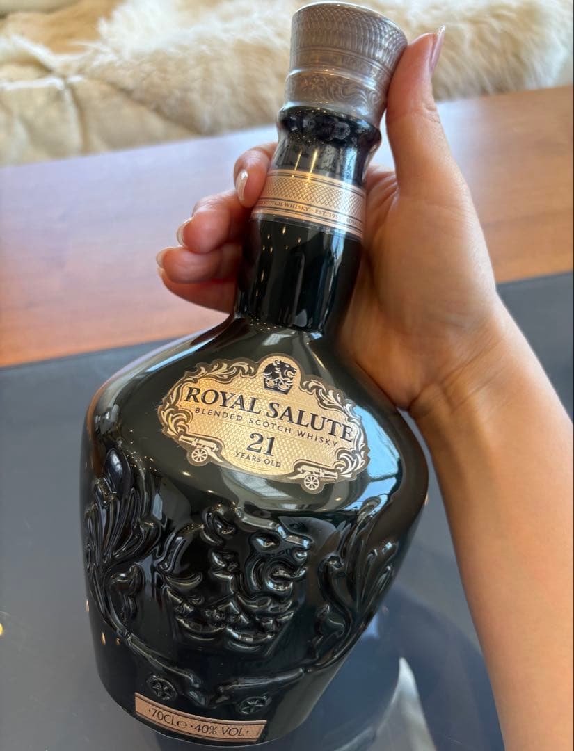 早い者勝ち！【レア海外免税店購入】 700ml ロイヤルサルート21 新品未開封