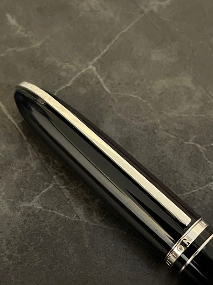 LOUIS VUITTON ルイヴィトン　ボールペン　ブラック