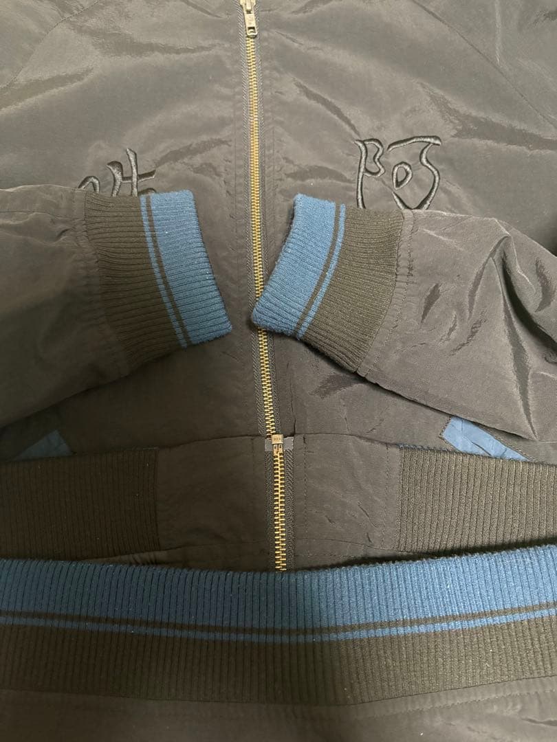 グラニフ × 石黒亜矢子『阿吽猫破魔矢ブルゾン』Lサイズ