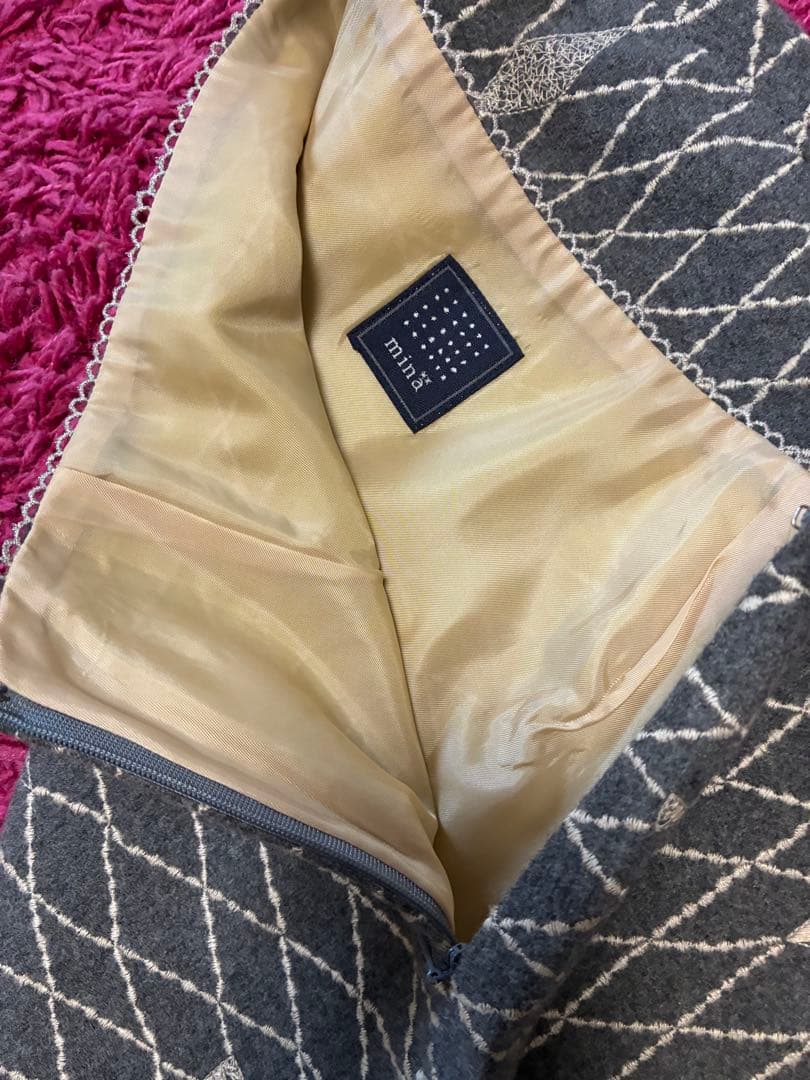 ミナ❗️mina‼️魚模様 刺繍グレー タイトスカート❗️