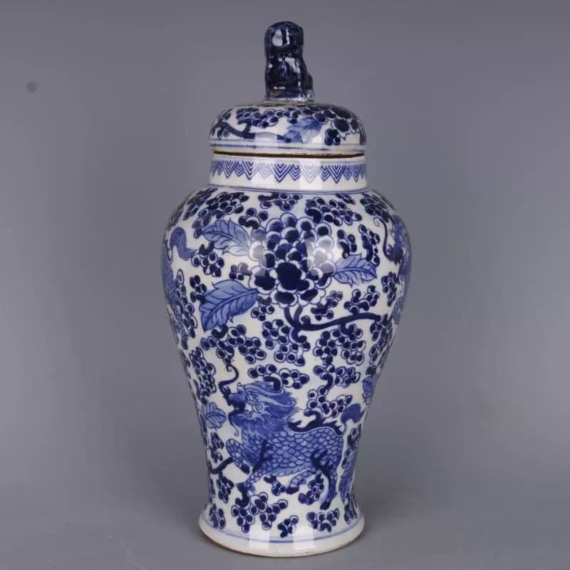 康熙青花穿花麒麟紋獅子壺 景徳鎮 陶磁器 装飾品 現代工芸品美術品 置物