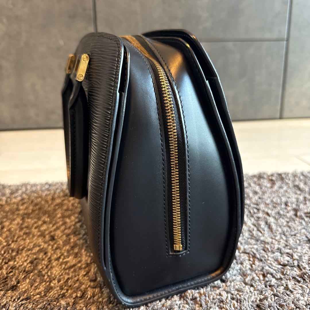 LOUIS VUITTON ルイ・ヴィトン　ポンヌフ　エピ　ノワール