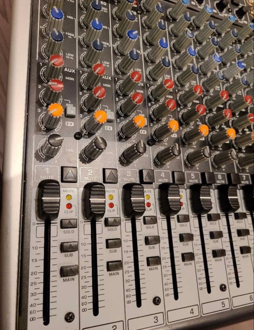 【behringer】HENYX X2222USB卓上アナログミキサー