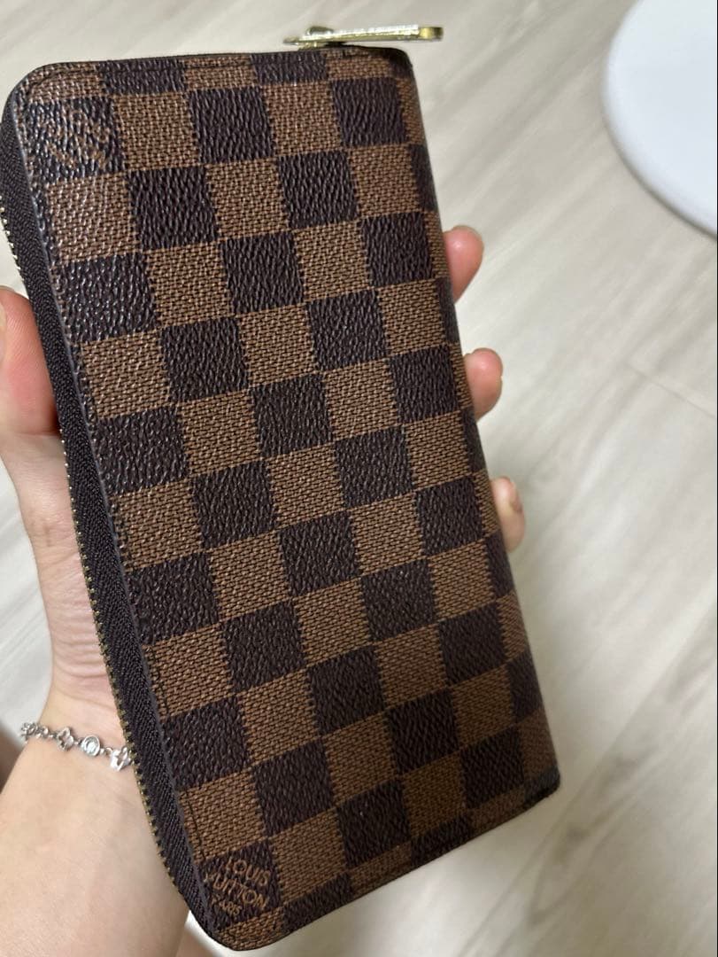 【グッチ】Louis Vuitton ジッピー・コンパクトウォレット
