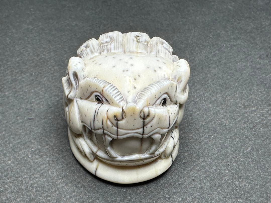 極上　鯨歯　抹香鯨歯　根付　天然素材　アンティーク　和彫　置物　骨董　飾り物