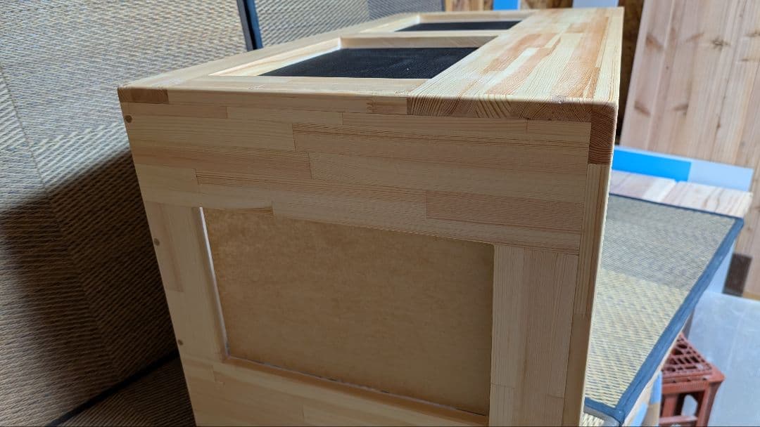 アルミサッシ仕様。赤松集成材１８ミリ900×500×500蜜蝋オイル仕上げ