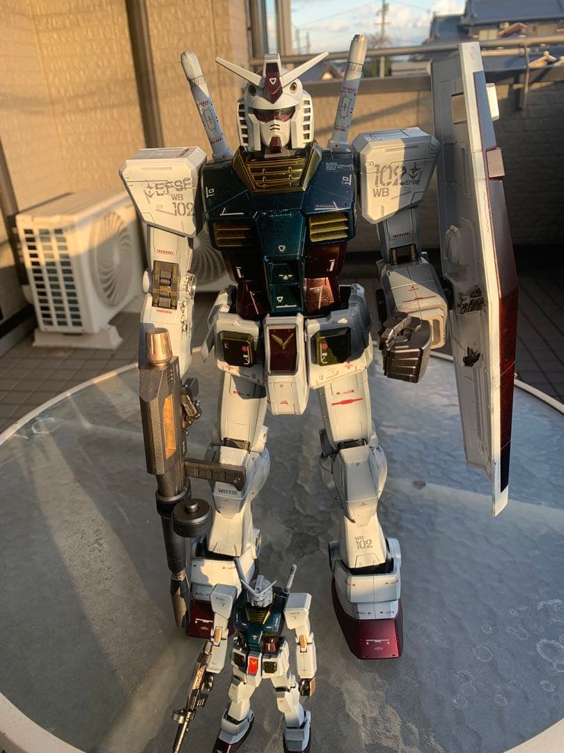 1/48スケール メガサイズガンダム と組立体験版他有り。