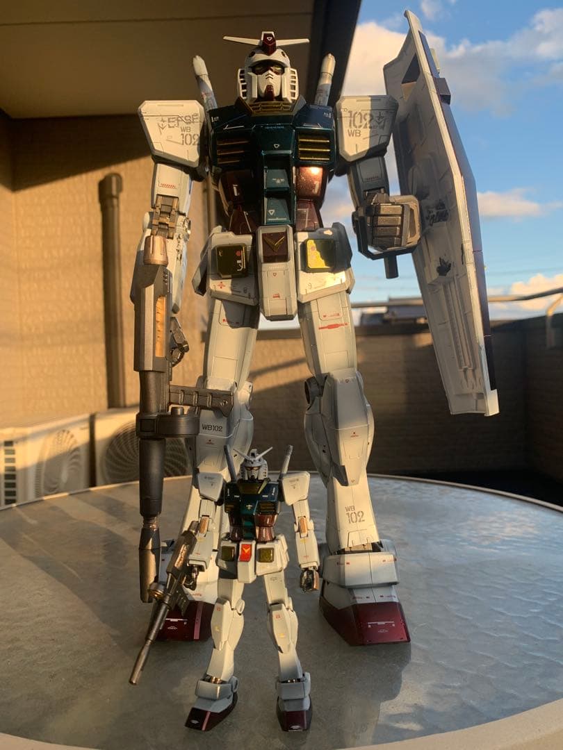 1/48スケール メガサイズガンダム と組立体験版他有り。