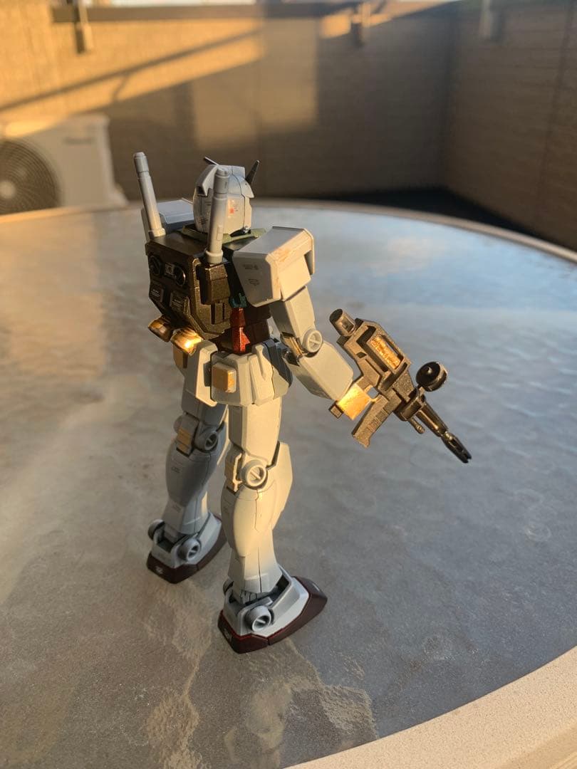 1/48スケール メガサイズガンダム と組立体験版他有り。