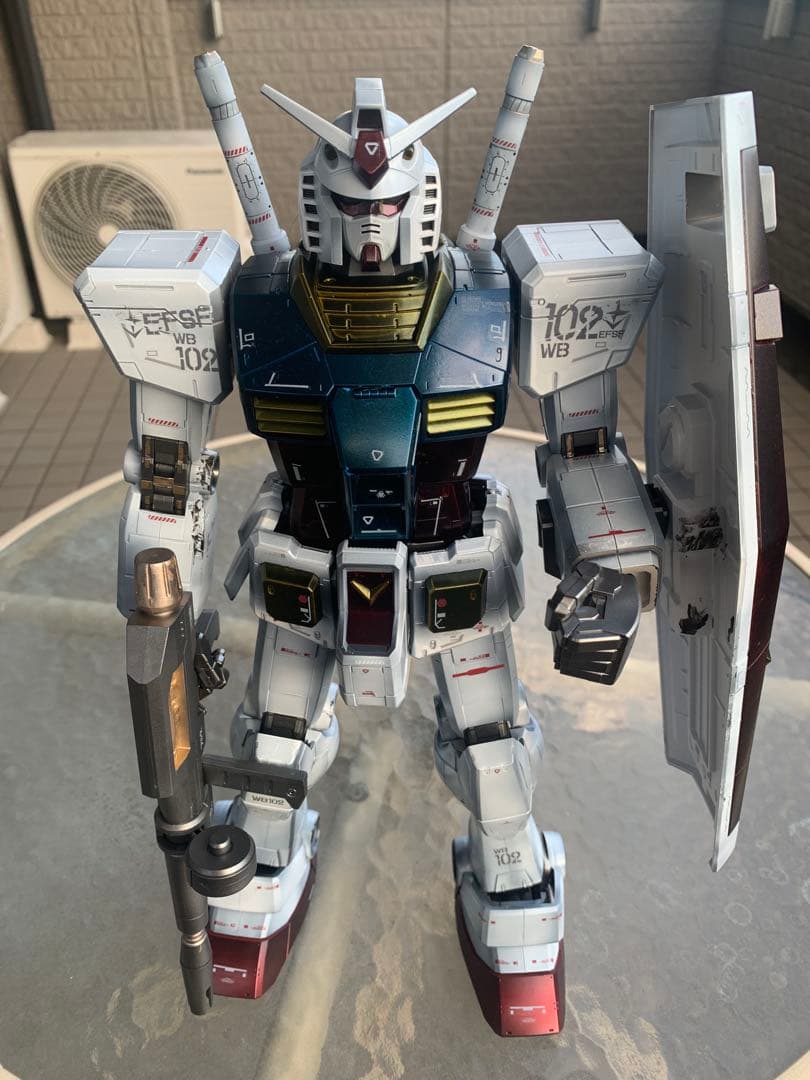 1/48スケール メガサイズガンダム と組立体験版他有り。