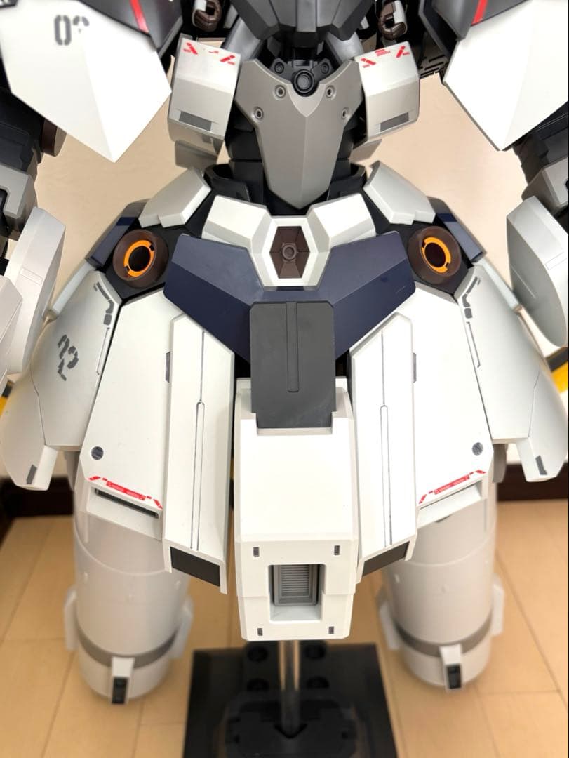 ガンプラ　HG llネオ・ジオング（ナラティブVer.）サイコ・シャード付き