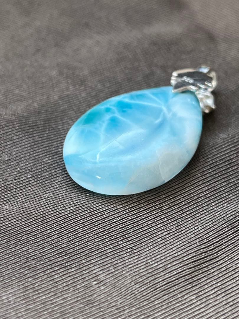 天然石ラリマー☆高品質！しずく型ペンダントトップ①☆リーフ型バチカンがステキ！