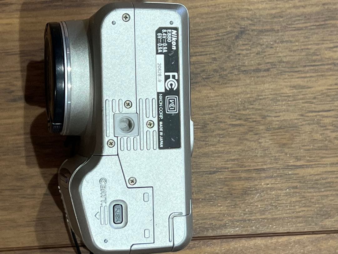 Nikon Coolpix シルバー コンパクトデジタルカメラ