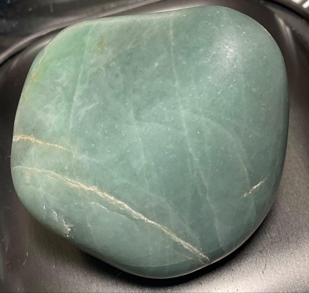 ［緑色　ガラス質］　上質糸魚川翡翠海石200g ヒスイ　ひすい