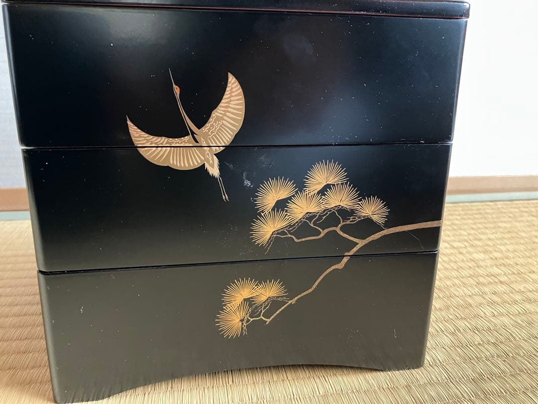 金色の鶴と松の3段重箱　漆器　会津塗り