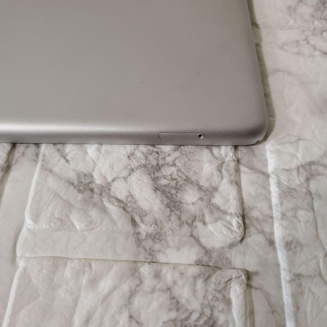 245 iPad 7世代 128GB SIMフリー シルバー