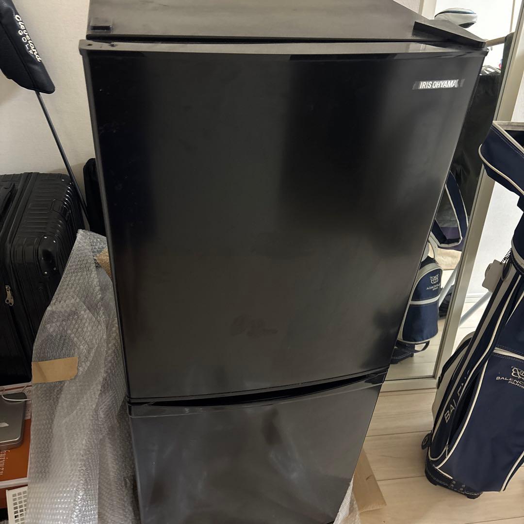 アイリスオーヤマ　黒色冷蔵庫
