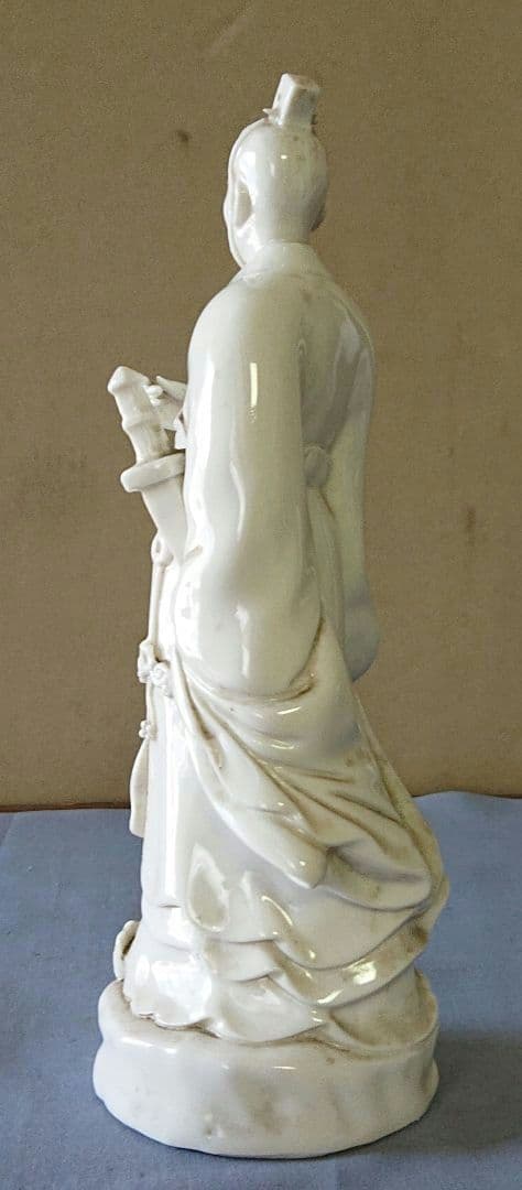 中国白磁賢人の置物