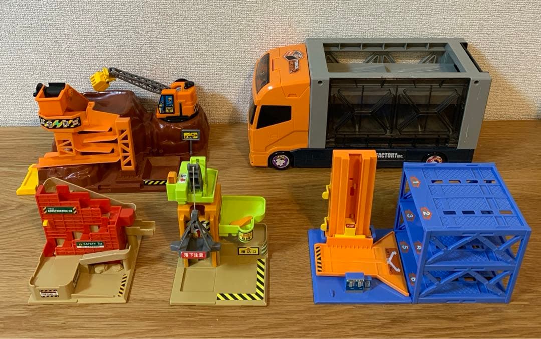 【トミカ】 建設現場 プレイチャージシリーズ×3 キャリアカー ５点＆工事車両