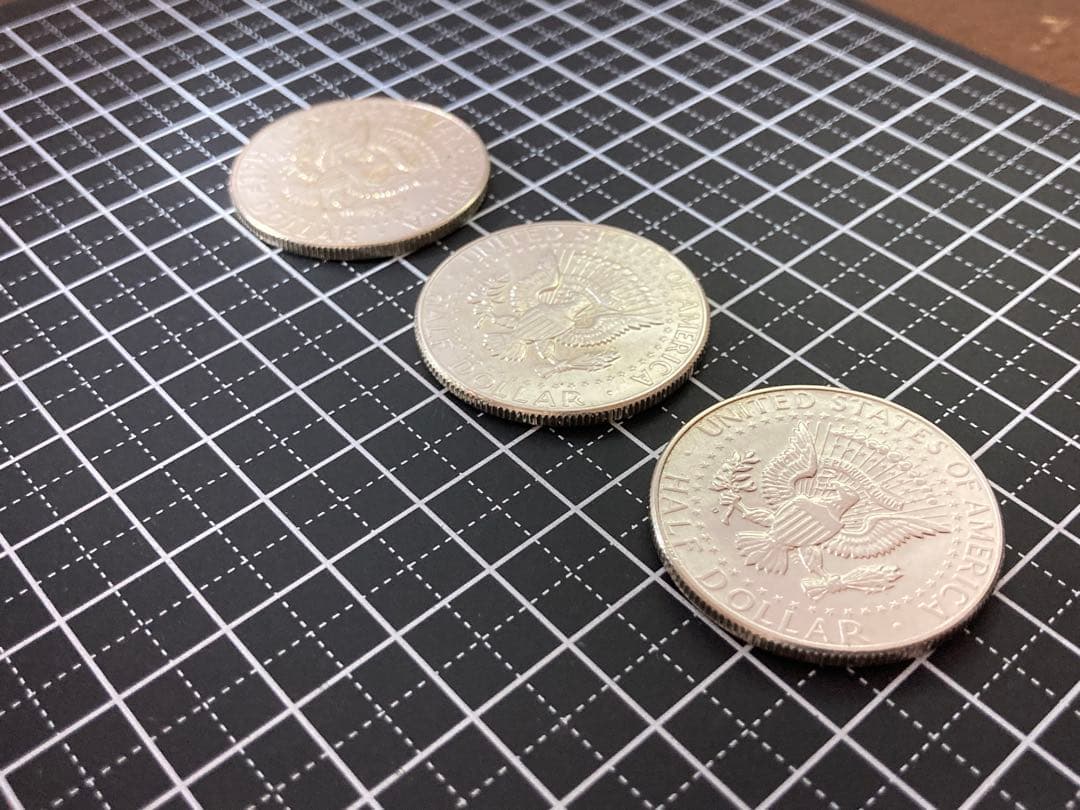 《アメリカ》ケネディハーフダラー銀貨3枚セットで(1964年)