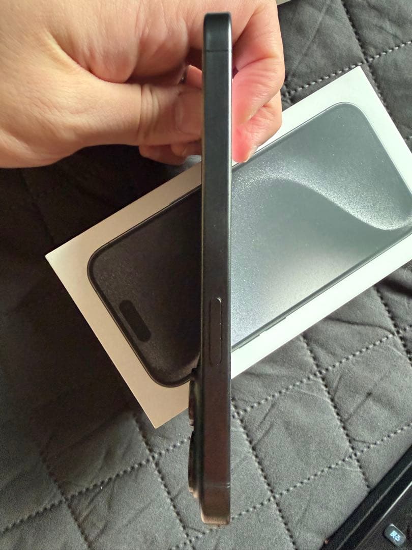 Apple iPhone 15 Pro ブラックチタニウム SIMフリー