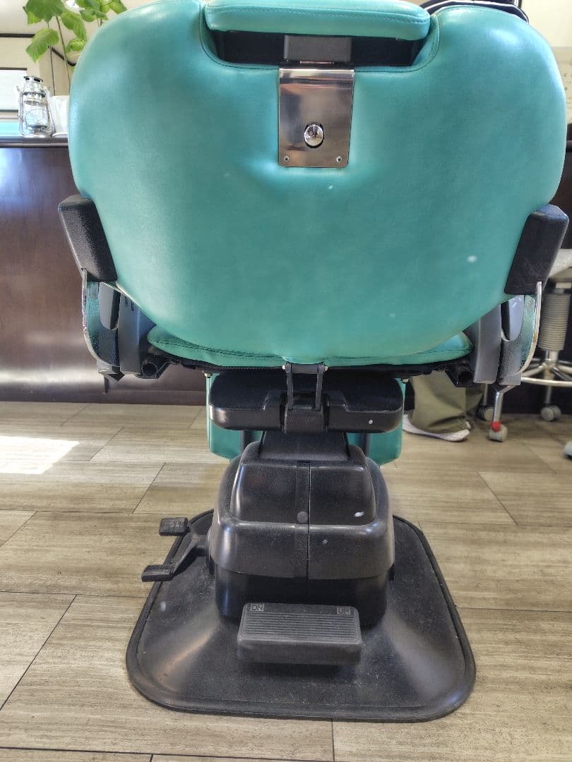ジャンク品　Able SET JOY 美容椅子 電動リクライニング　グリーン