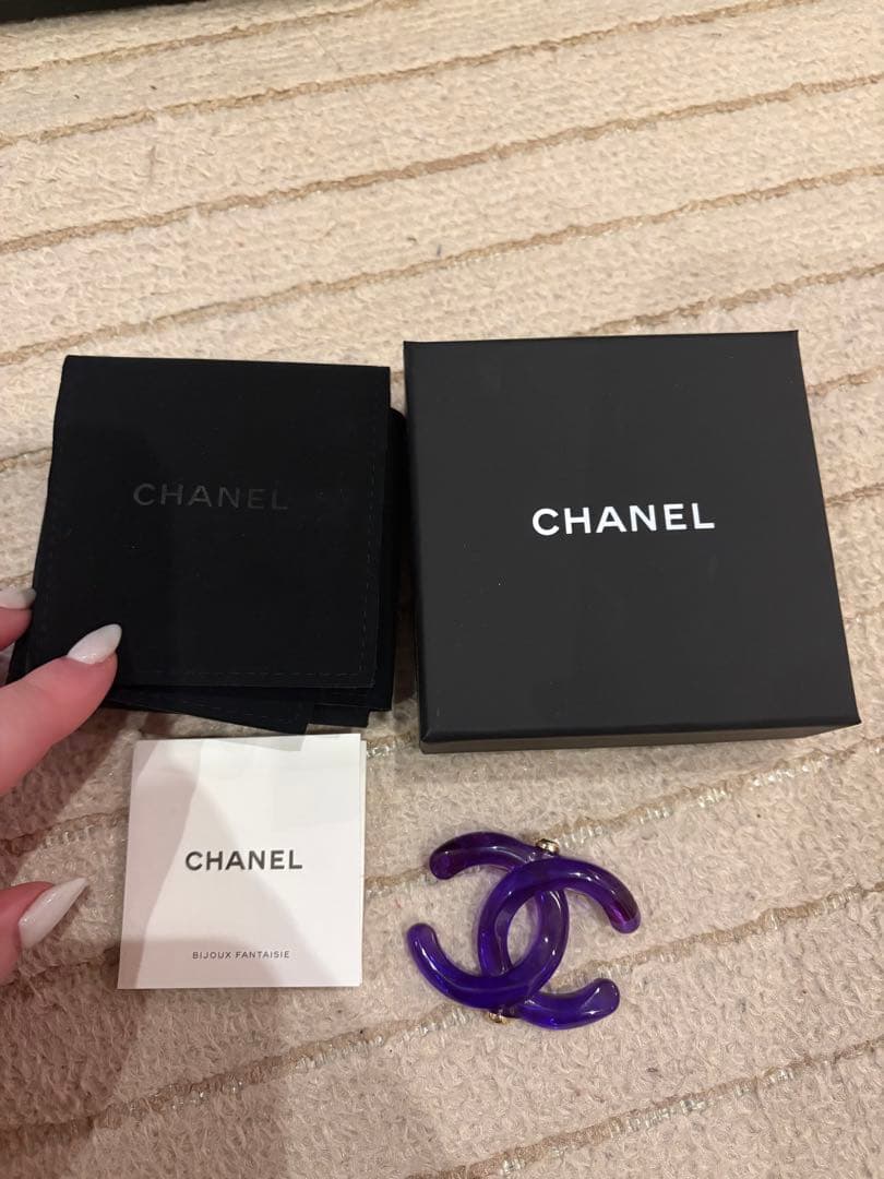 綺麗な紫　CHANELブローチ1週間限定‼️