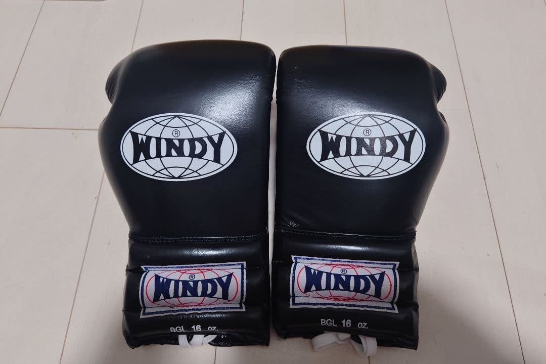 ＷＩＮＤＹ １６オンスグローブ　黒　紐式